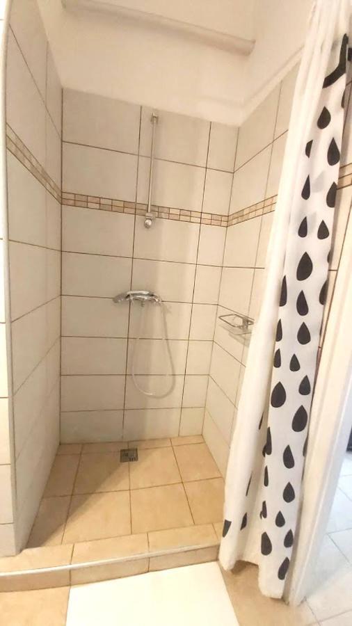 Eozin Apartman Pécs Extérieur photo